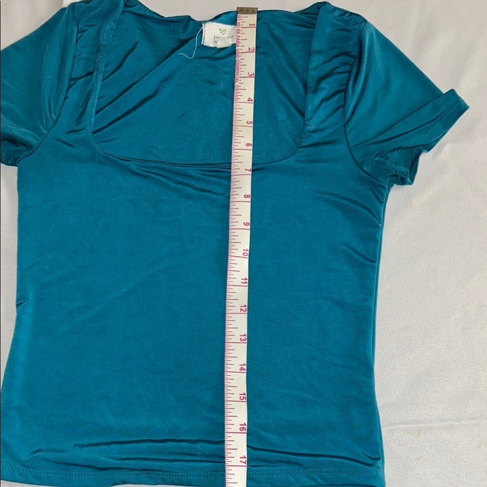 Green Ruched Short Sleeve Scoop Neck Tee - Picture 5 of 5